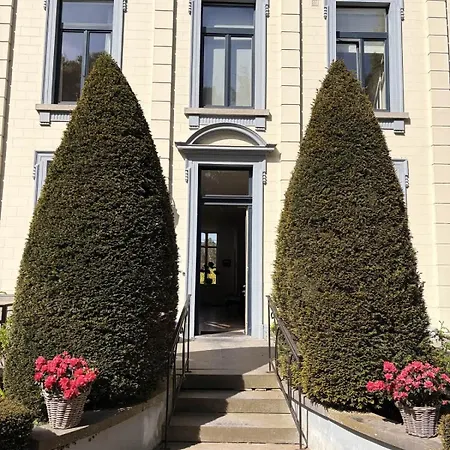 Chateau Entierement Privatise *