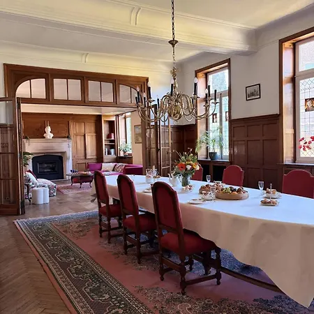 Chateau Entierement Privatise *
