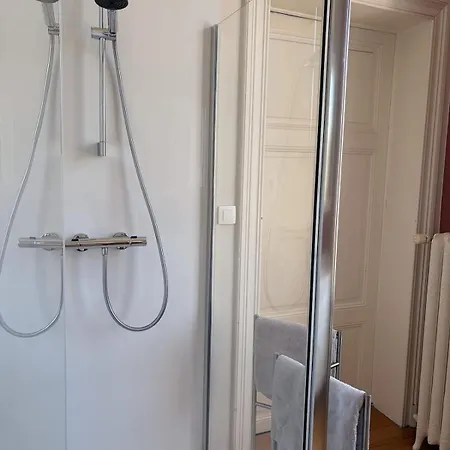 Chateau Entierement Privatise