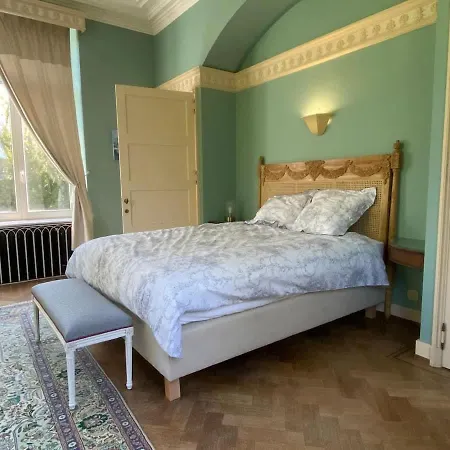 Chateau Entierement Privatise *